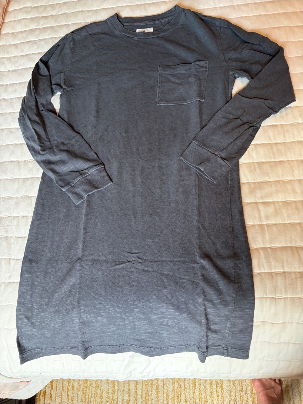 Lou & Grey Long Sleeve Pocket Tee Shirt Dress - gray
